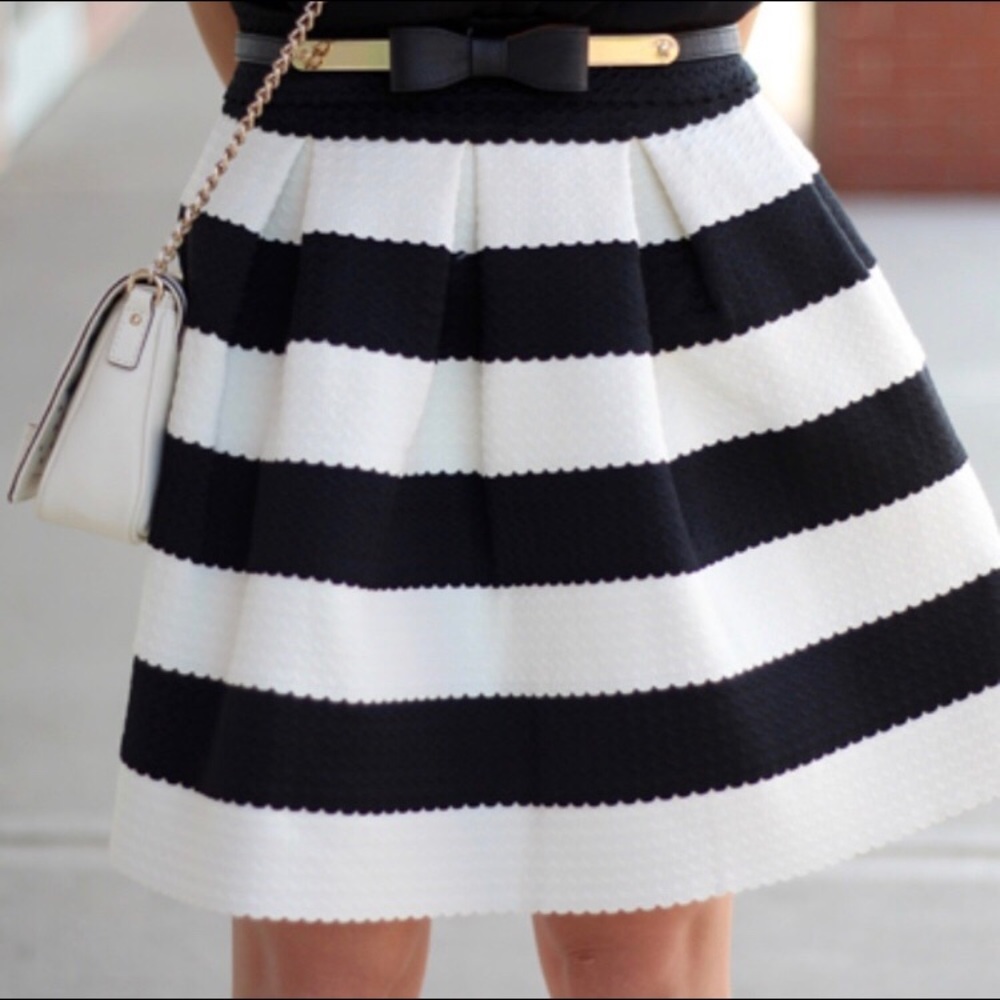 Anthropologie Skirt. Brand is: Girls from Savory.